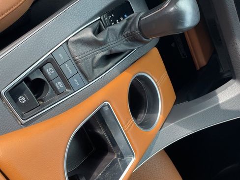 Used 2022 Toyota Avalon Limited image 20