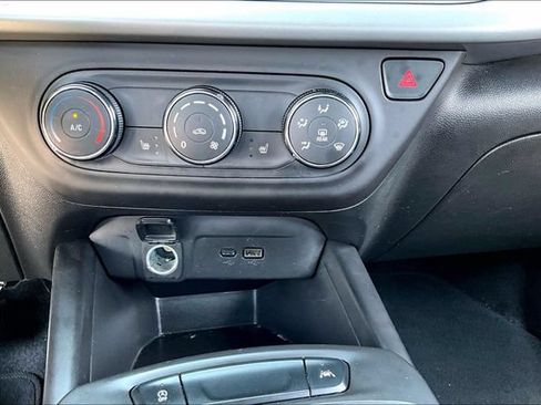 Used 2024 Chevrolet Trax RS w/ Driver Confidence Package FWD image 16