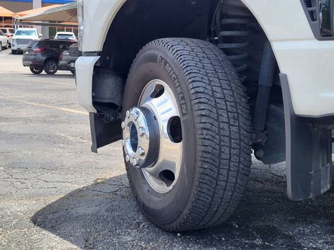 Used 2025 Ford F350 Platinum AWD/4WD image 35