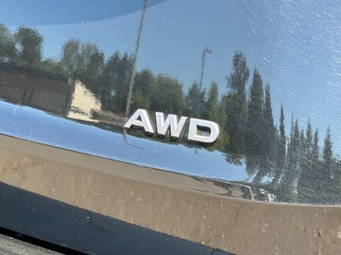 Used 2024 Nissan Rogue S AWD/4WD image 27