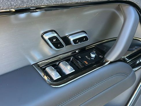 New 2026 Land Rover Range Rover Sport SE image 9