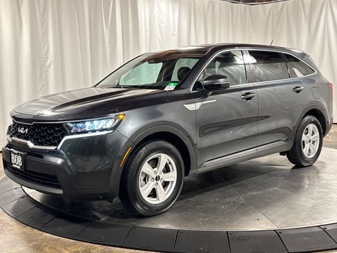 Used 2022 Kia Sorento LX FWD image 1