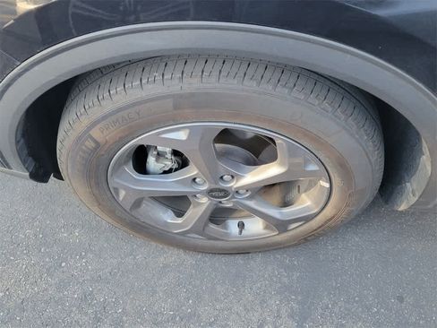 Used 2025 Ford Escape ST-Line image 2