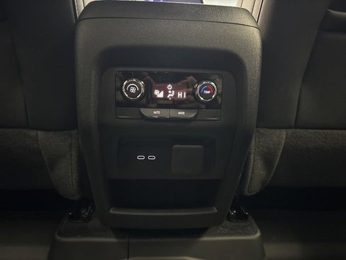 New 2026 Chevrolet Traverse LT image 24