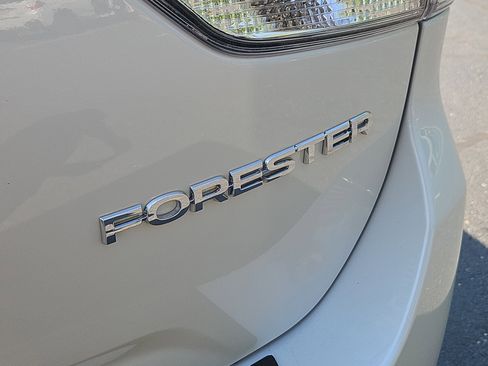 Certified 2023 Subaru Forester Premium AWD/4WD image 4