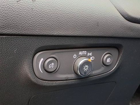 Used 2022 Buick Encore GX Essence w/ Experience Buick Package FWD image 15