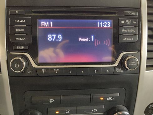 Used 2018 Nissan Frontier SV RWD image 25