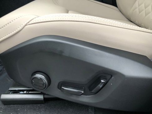 New 2026 Volvo XC90 B5 Plus image 13