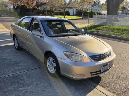 Used 2003 Toyota Camry SE FWD image 3