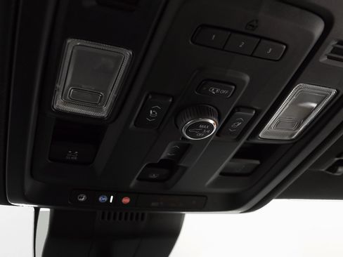 Used 2023 GMC Yukon Denali Ultimate image 42