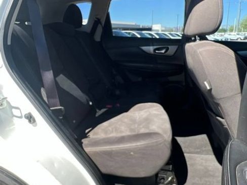 Used 2016 Nissan Rogue S AWD/4WD image 30