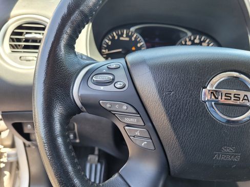 Used 2020 Nissan Pathfinder SL FWD image 22