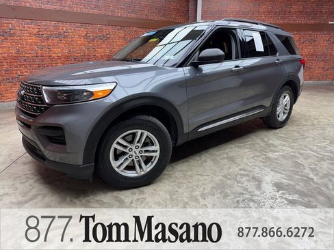 Certified 2022 Ford Explorer XLT image 1