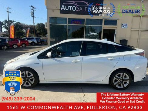 Used 2017 Toyota Prius Four Touring FWD image 15