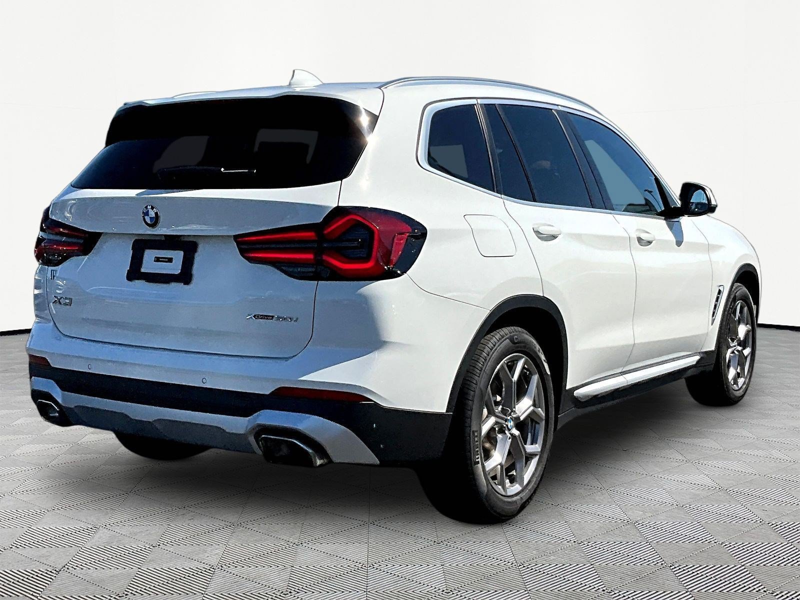 Used 2024 BMW X3 xDrive30i w/ Premium Package w/ZPA AWD/4WD image 6