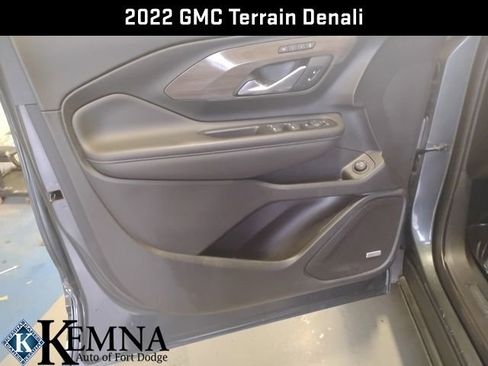 Used 2022 GMC Terrain Denali image 12