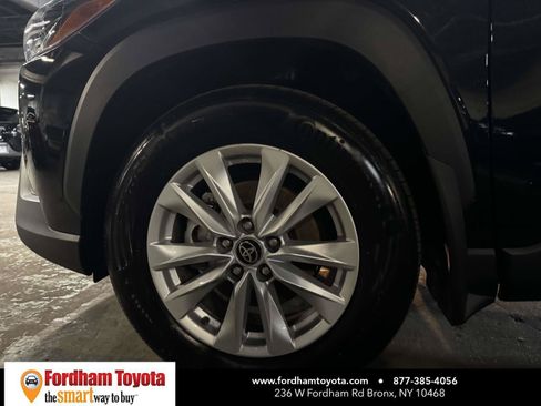 Used 2023 Toyota Corolla Cross LE w/ Moonroof Package AWD/4WD image 9