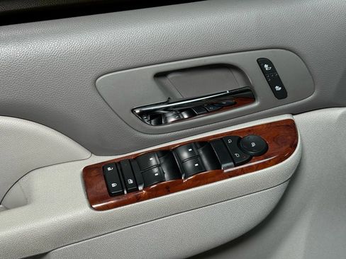 Used 2012 Chevrolet Suburban LT image 36