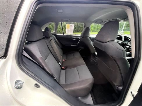 Used 2025 Toyota RAV4 XLE AWD/4WD image 16