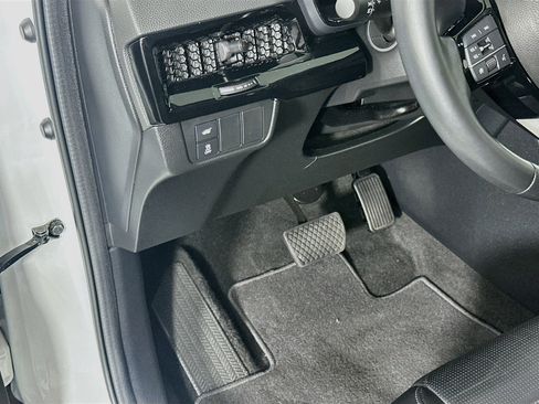 Used 2023 Honda CR-V EX-L image 17
