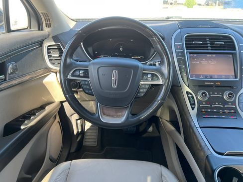 Used 2019 Lincoln Nautilus Select AWD/4WD image 24