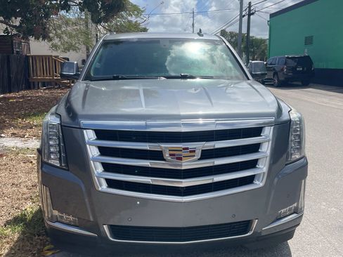 Used 2019 Cadillac Escalade 2WD w/ LPO, Radiant Package image 2
