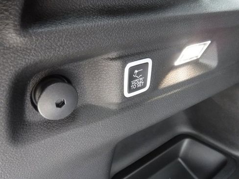 New 2025 Jeep Grand Cherokee L Altitude image 38