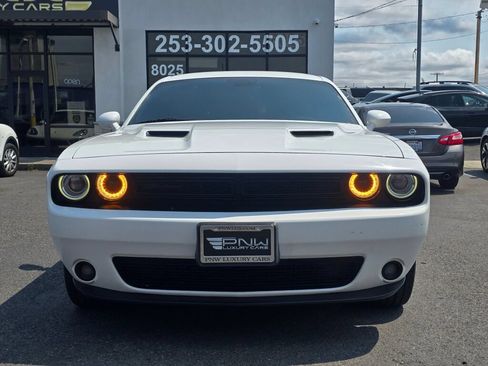 Used 2019 Dodge Challenger SXT w/ Plus Package RWD image 3