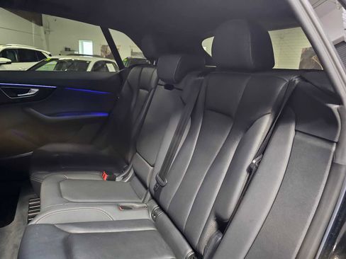 Used 2021 Audi Q8 Premium Plus w/ Premium Plus Package image 17