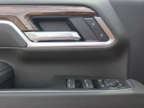 New 2026 GMC Sierra 2500 SLE w/ SLE Value Package; AWD/4WD image 28