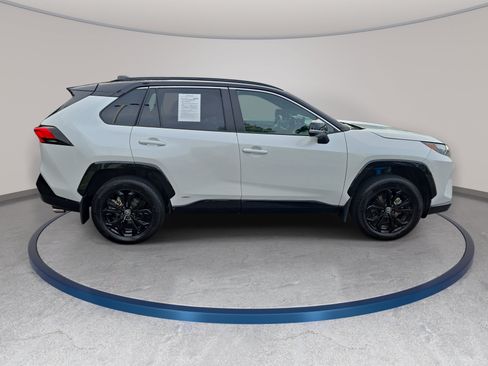 Used 2024 Toyota RAV4 XSE w/ Weather Package AWD/4WD image 4