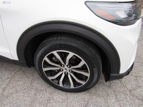 Used 2025 Ford Explorer ST-Line AWD/4WD image 42