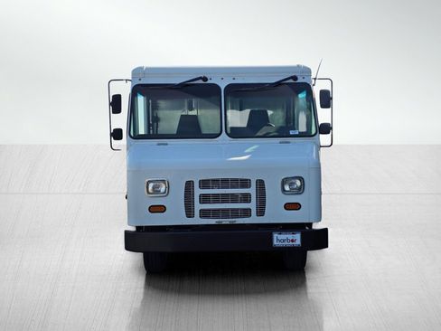 Used 2017 Ford E-350 and Econoline 350 Super Duty w/ A/C Prep Package RWD image 2