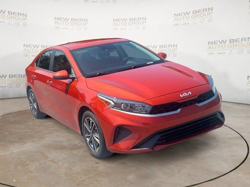 Used 2024 Kia Forte LXS w/ LXS Technology Package FWD image 7