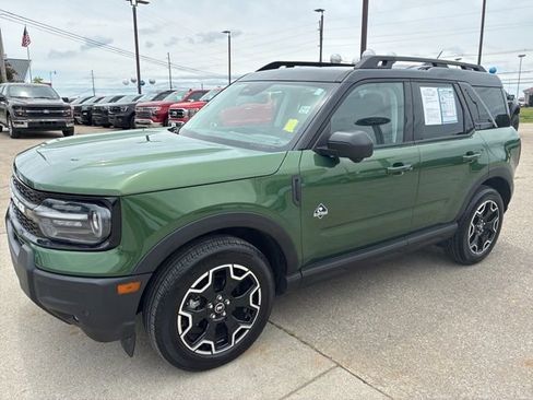 Used 2025 Ford Bronco Sport Outer Banks w/ Outer Banks Tech Package+ AWD/4WD image 3
