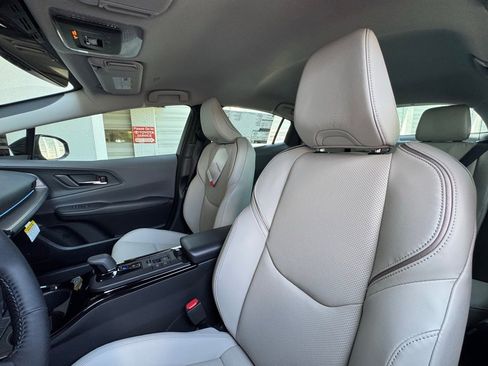 New 2025 Toyota Prius XLE image 14
