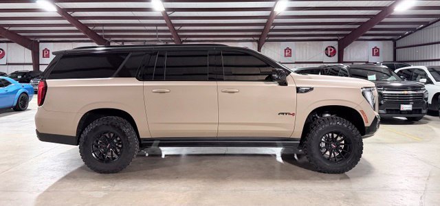 Used 2026 GMC Yukon XL AT4 w/ AT4 Premium Plus Package AWD/4WD image 2