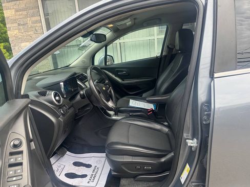 Used 2015 Chevrolet Trax LT w/ LT Plus Package AWD/4WD image 10