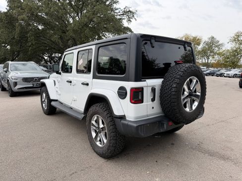 Used 2019 Jeep Wrangler Unlimited Sahara image 4