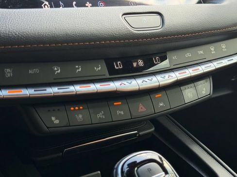 Used 2022 Cadillac XT4 Premium Luxury w/ Enhanced Visibility Package FWD image 23