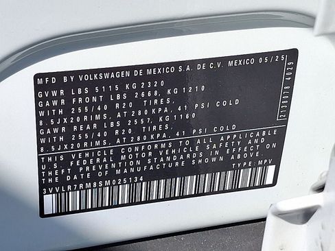 Certified 2025 Volkswagen Tiguan SEL R-Line AWD/4WD image 27