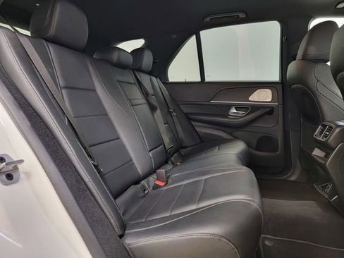 Used 2022 Mercedes-Benz GLE 350 4MATIC w/ Premium Package image 18