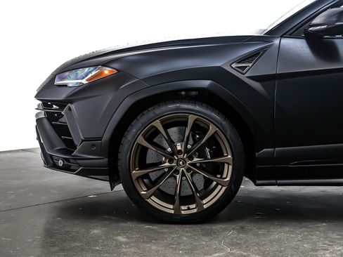 Used 2023 Lamborghini Urus S image 9