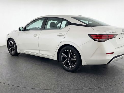 Used 2025 Nissan Sentra SV image 6