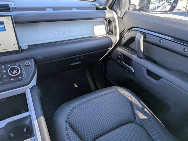 Used 2025 Land Rover Defender 110 S AWD/4WD image 17