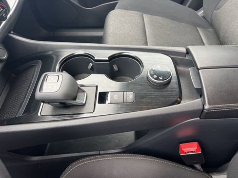 Used 2024 Nissan Rogue SV image 17