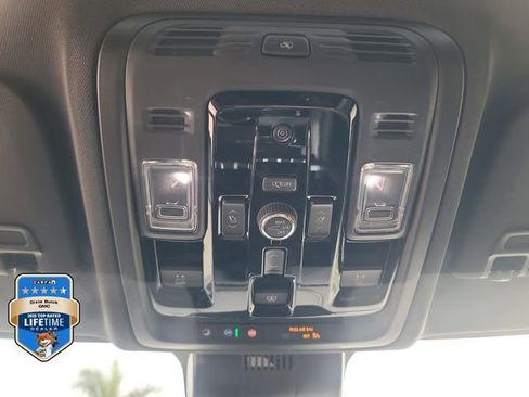 New 2026 GMC Yukon XL AT4 w/ AT4 Premium Plus Package AWD/4WD image 34