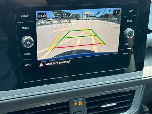 New 2025 Volkswagen Taos SE image 13