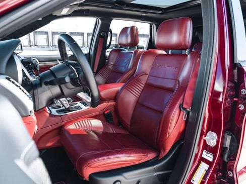 Used 2018 Jeep Grand Cherokee Trackhawk image 2