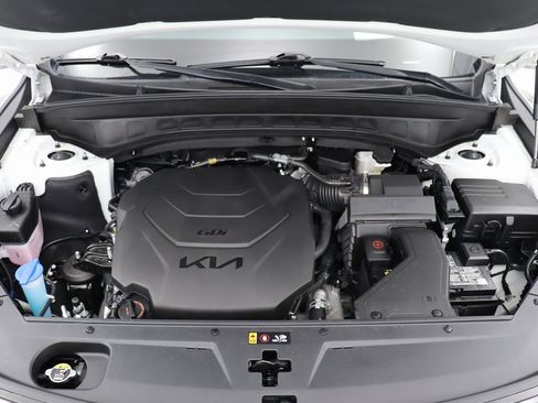 Used 2022 Kia Telluride SX w/ SX Prestige Package image 9